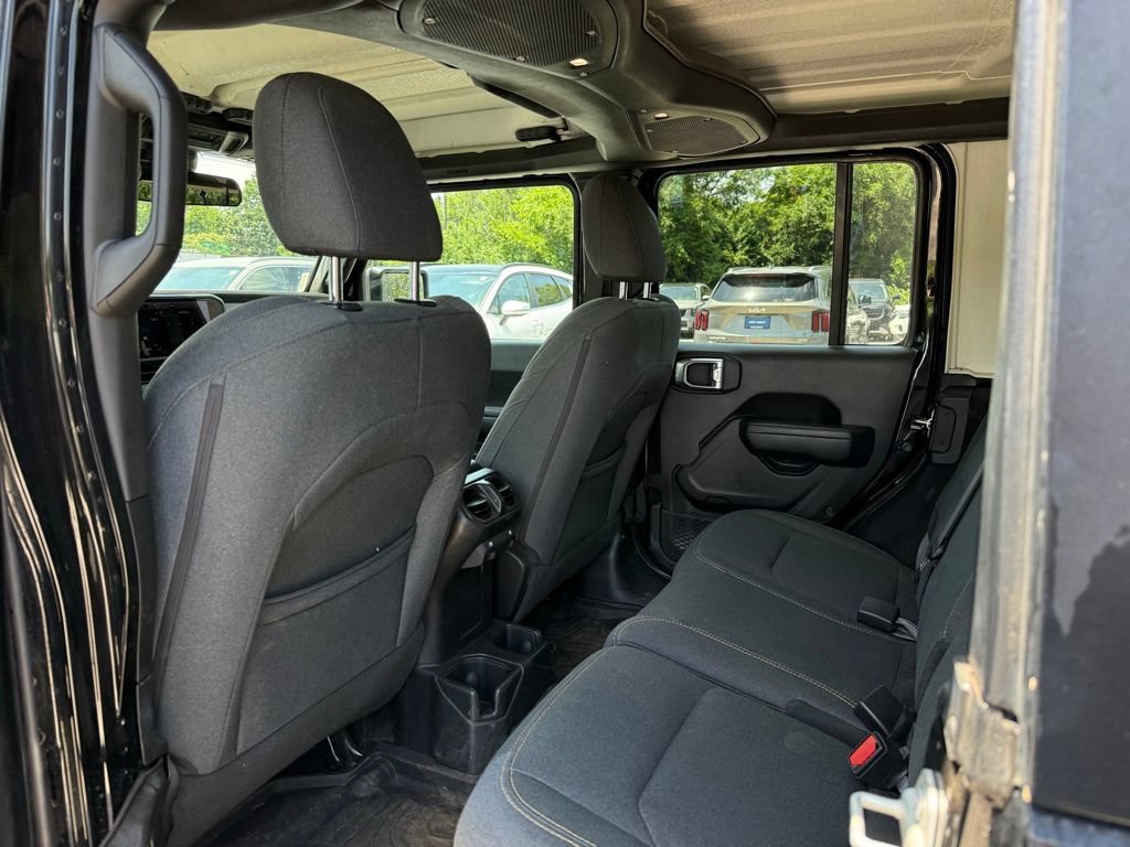 Used 2024 Jeep Wrangler Unlimited Sport AWD/4WD image 11