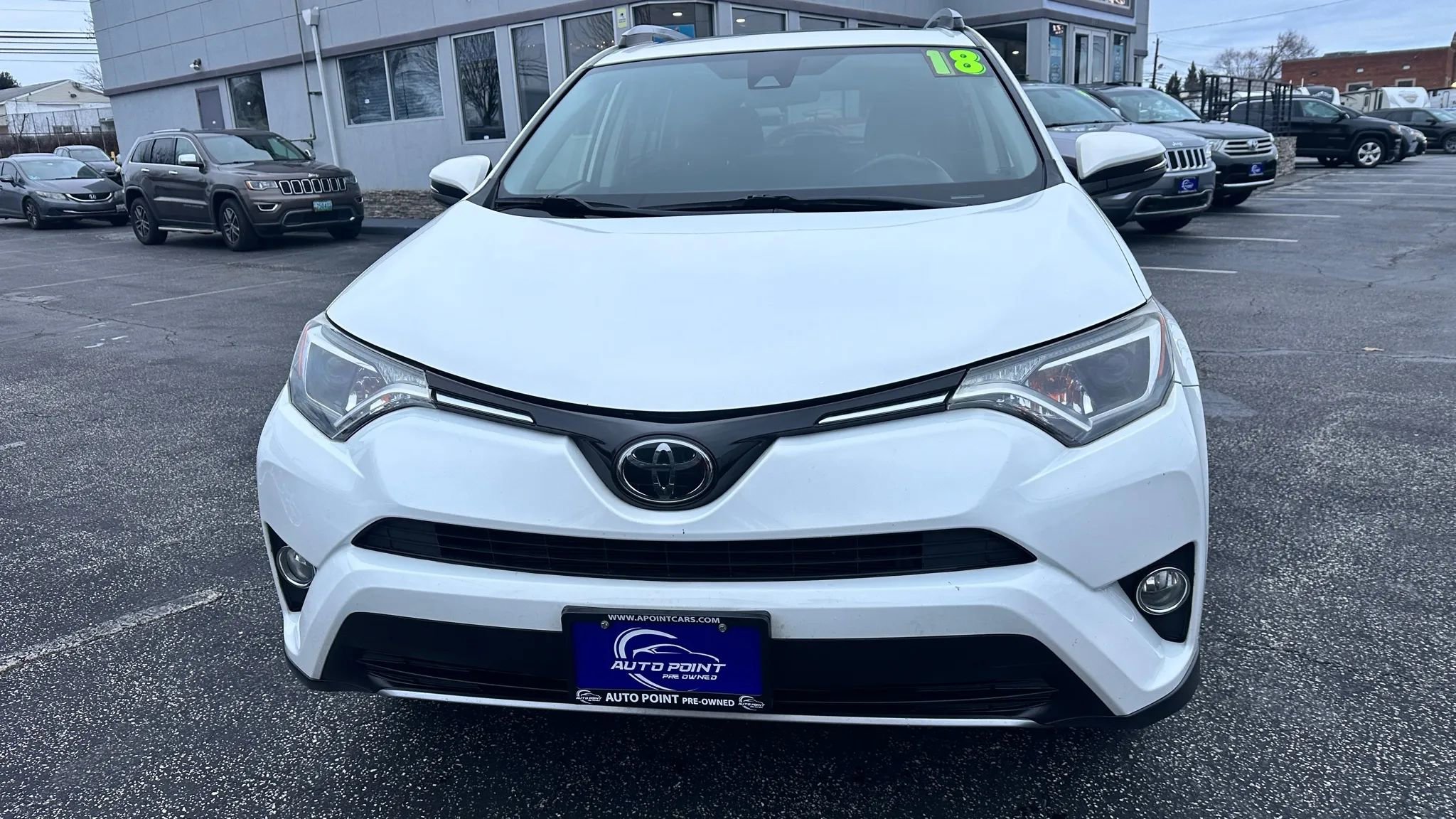 Used 2018 Toyota RAV4 XLE image 5