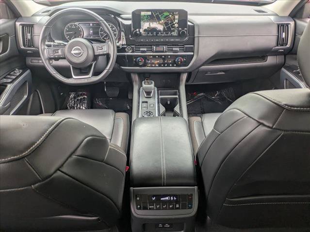 Used 2022 Nissan Pathfinder SL AWD/4WD image 16