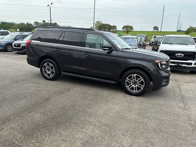 Used 2025 Ford Expedition Active AWD/4WD image 29