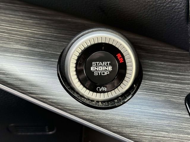 Used 2024 Jeep Wagoneer L Series II w/ Flexible Seating Group image 18