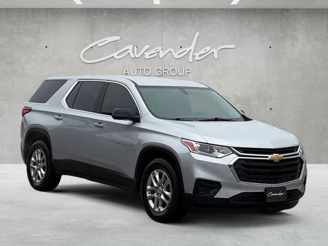 Used 2021 Chevrolet Traverse LS FWD image 2