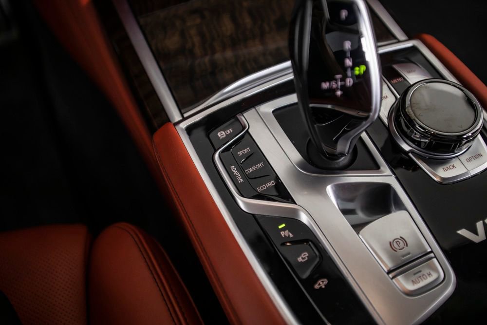 Used 2019 BMW M760i xDrive w/ Luxury Rear Seating Package AWD/4WD image 33