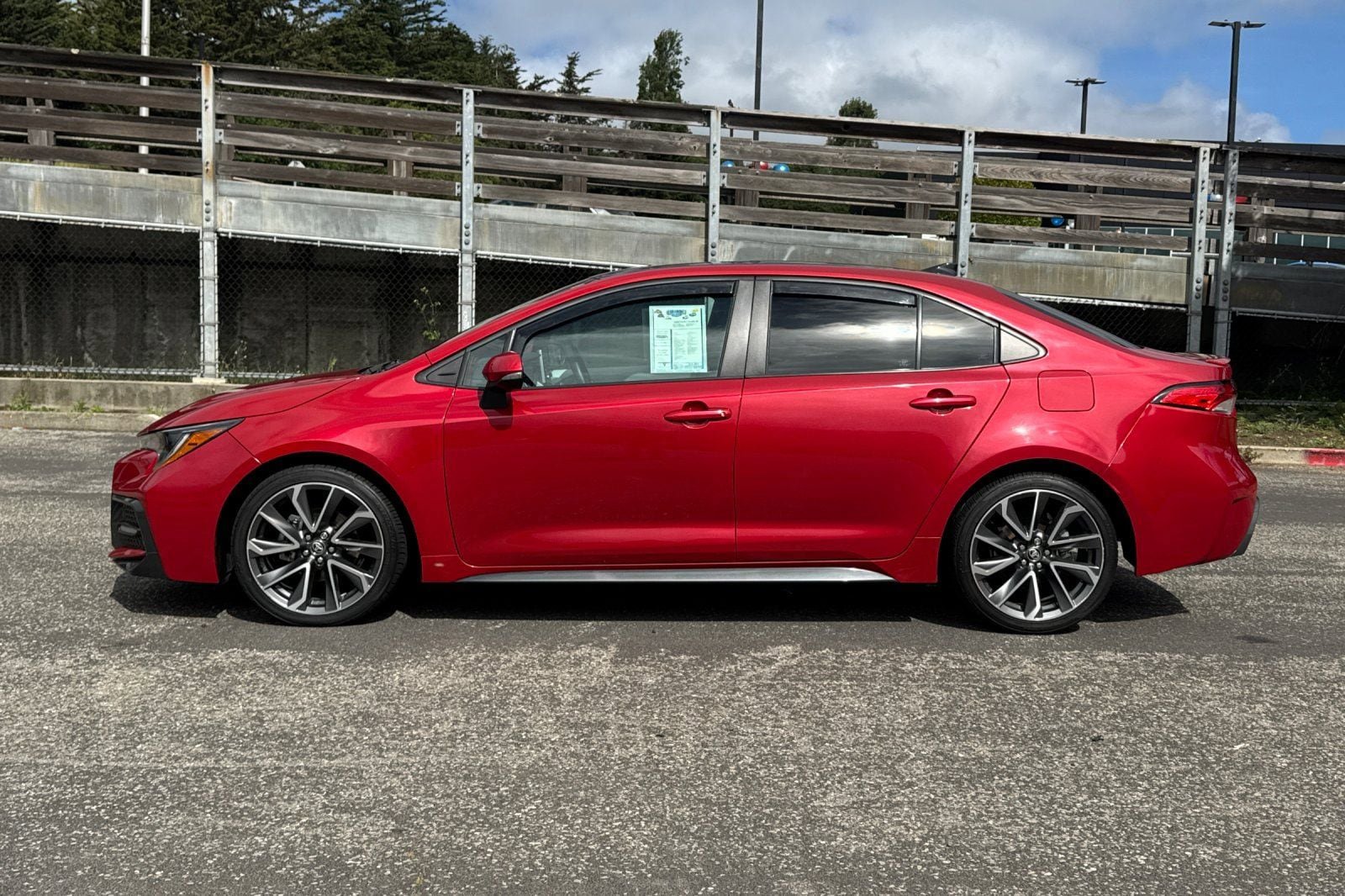 Used 2021 Toyota Corolla SE w/ SE Premium Package FWD image 8