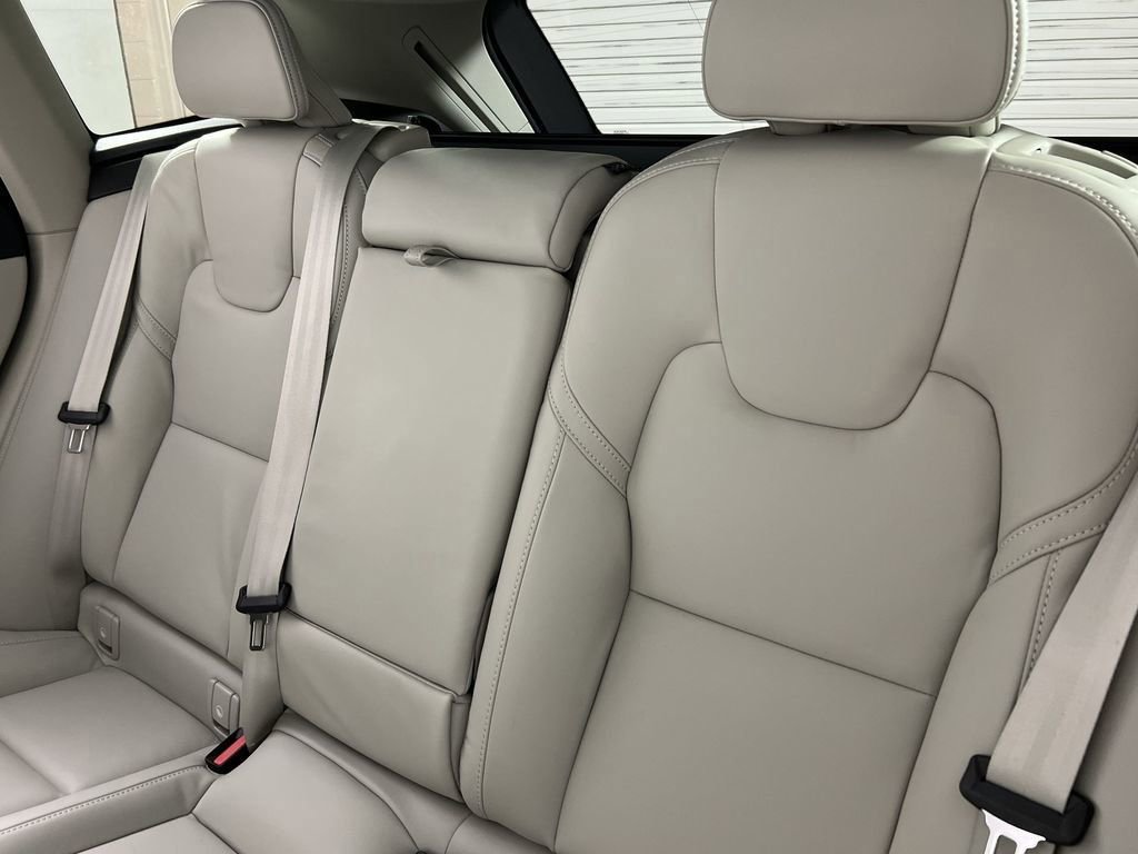 New 2026 Volvo XC60 B5 Ultra w/ Protection Package Premier image 21