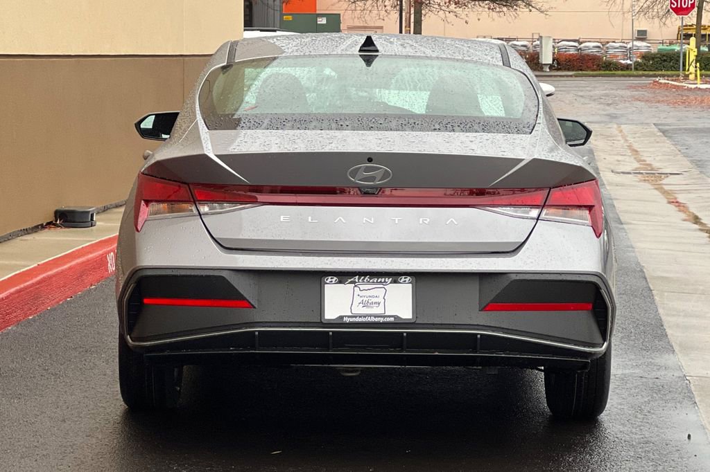 New 2026 Hyundai Elantra SE image 6
