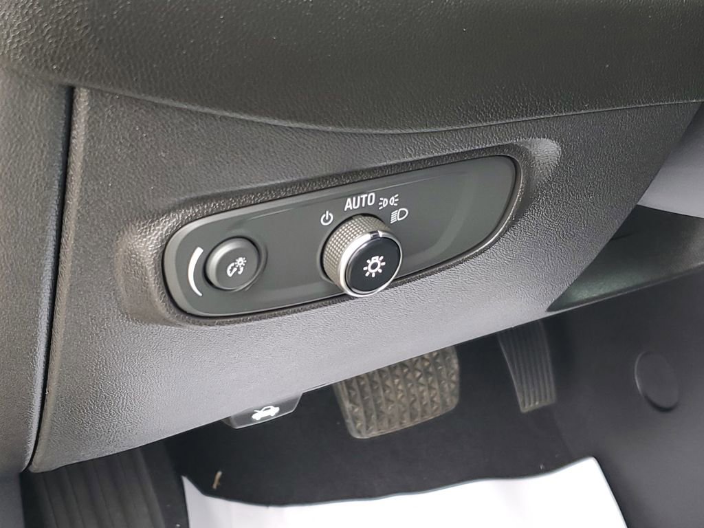 Used 2023 Chevrolet Equinox LT AWD/4WD image 8