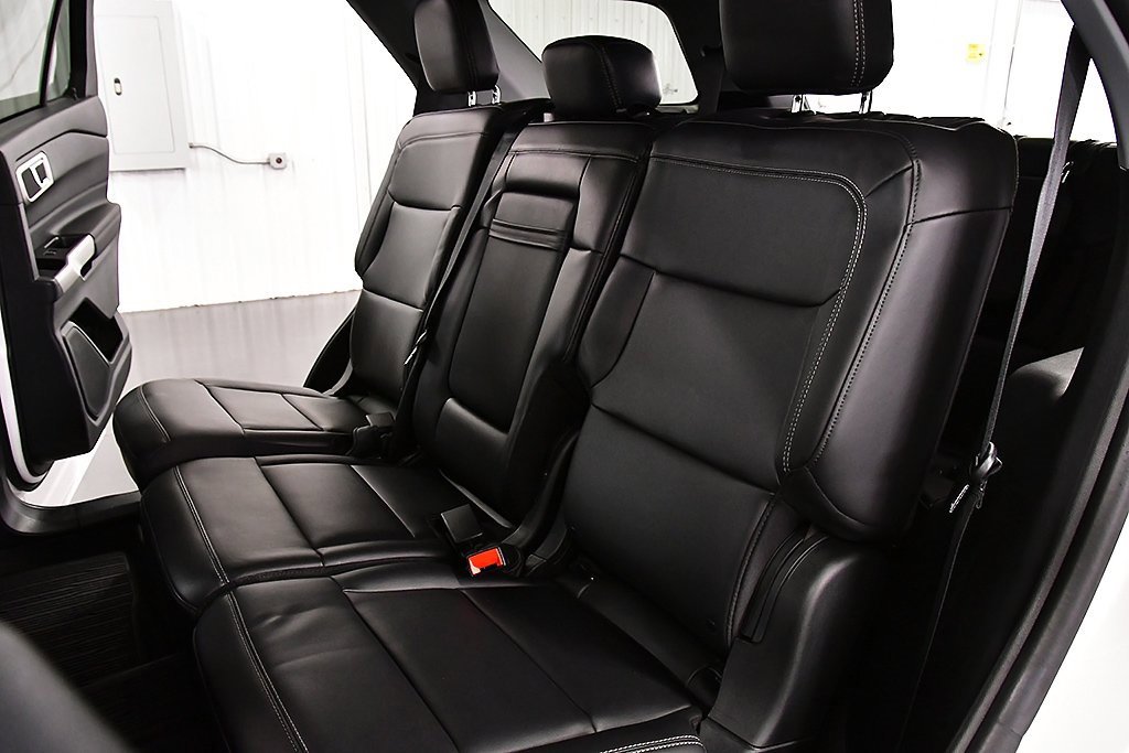 Used 2023 Ford Explorer XLT w/ Equipment Group 202A image 31