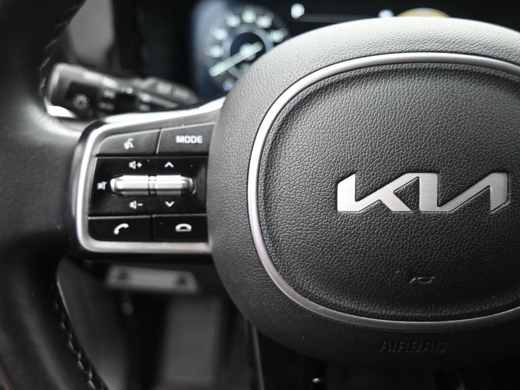 Used 2023 Kia Sorento SX AWD/4WD image 15