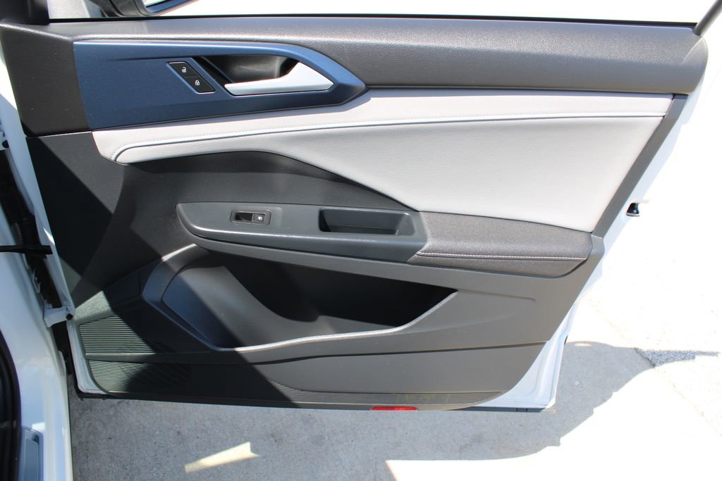Certified 2024 Volkswagen Taos SE AWD/4WD image 24