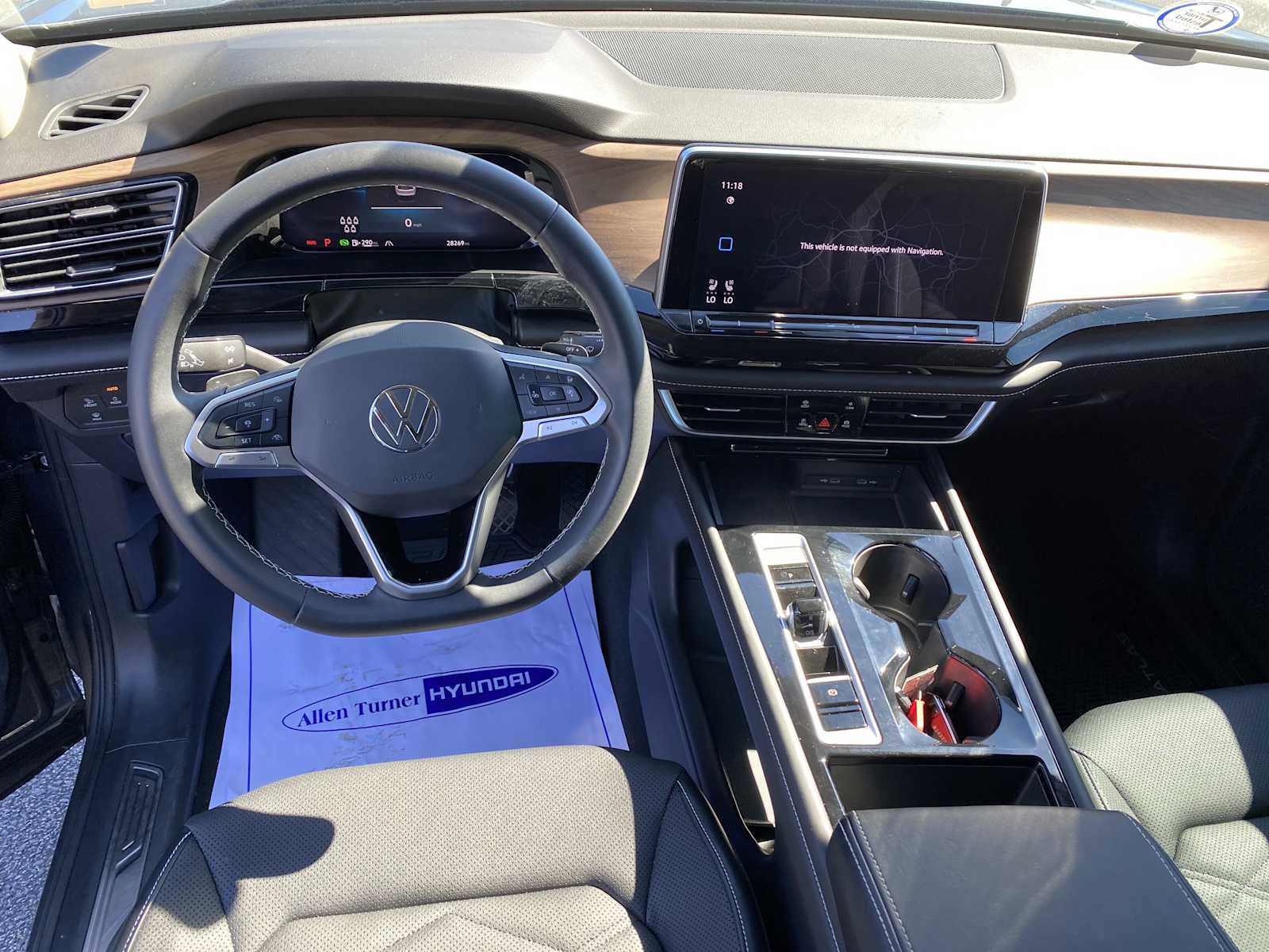 Used 2024 Volkswagen Atlas SE w/ Black Wheel Package image 13