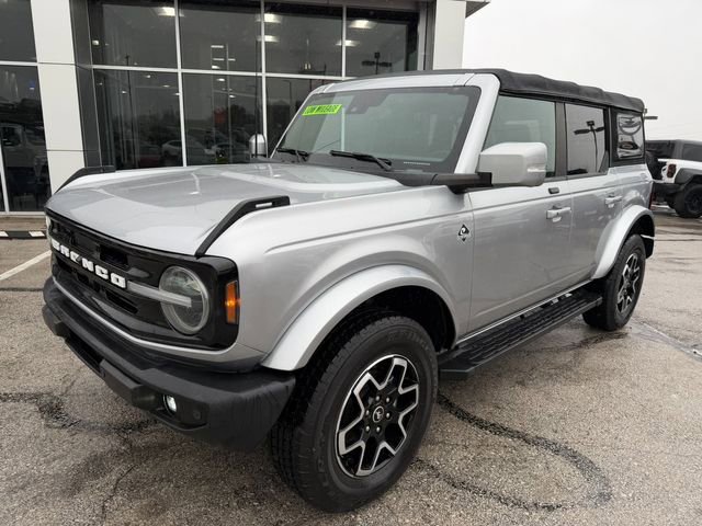 Used 2021 Ford Bronco Outer Banks image 3