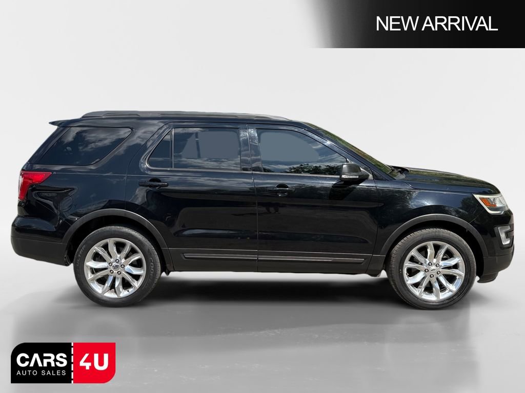 Used 2017 Ford Explorer XLT w/ Equipment Group 202A image 8