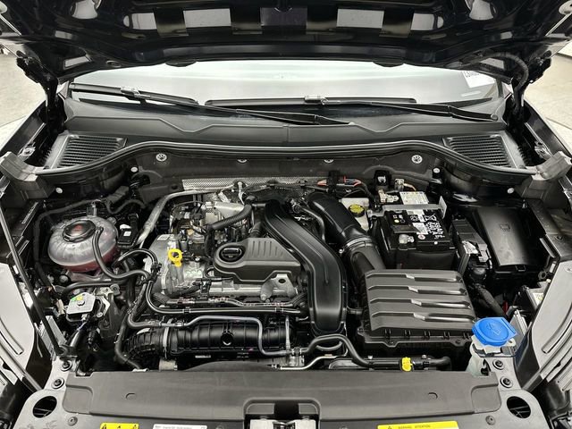 Certified 2025 Volkswagen Taos SE image 26
