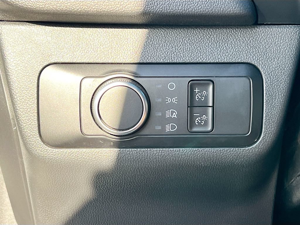 Used 2025 Ford Escape Active AWD/4WD image 10