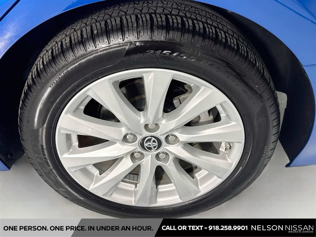 Used 2019 Toyota Camry LE FWD image 28