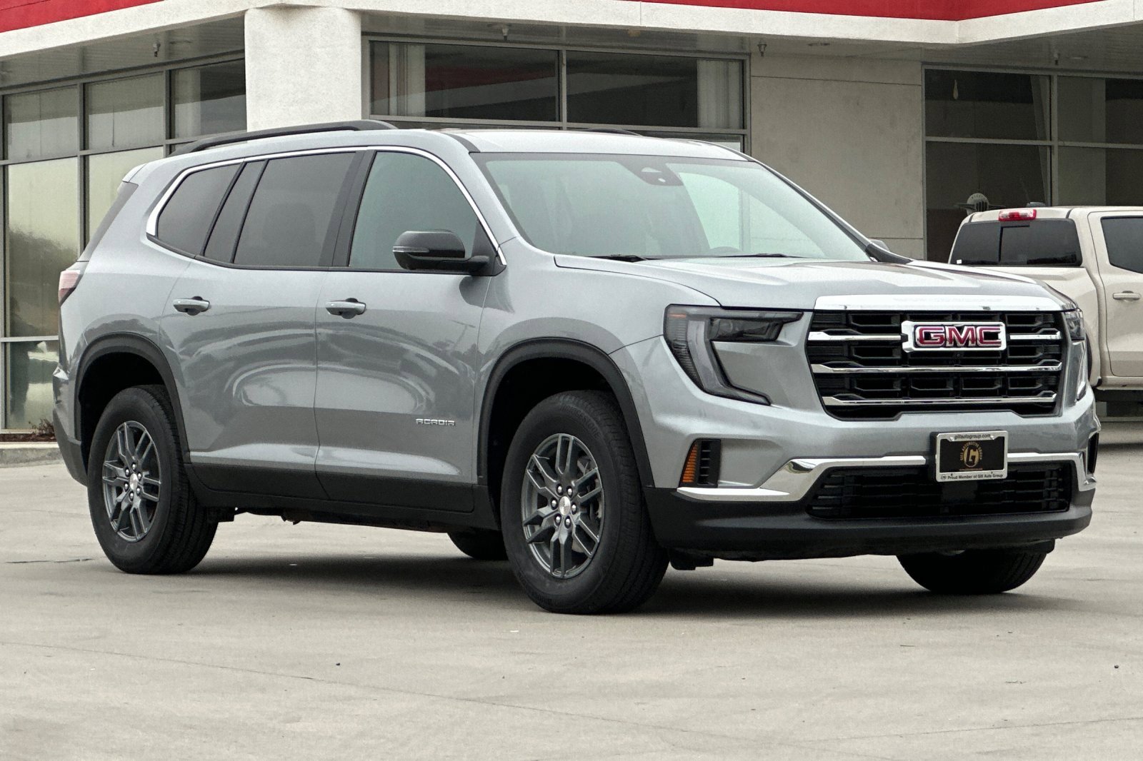 Used 2025 GMC Acadia Elevation image 8