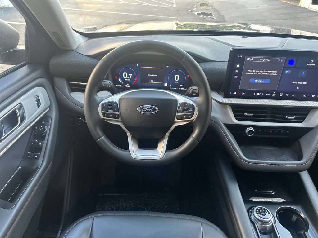Used 2025 Ford Explorer Active w/ Active Comfort Package AWD/4WD image 16