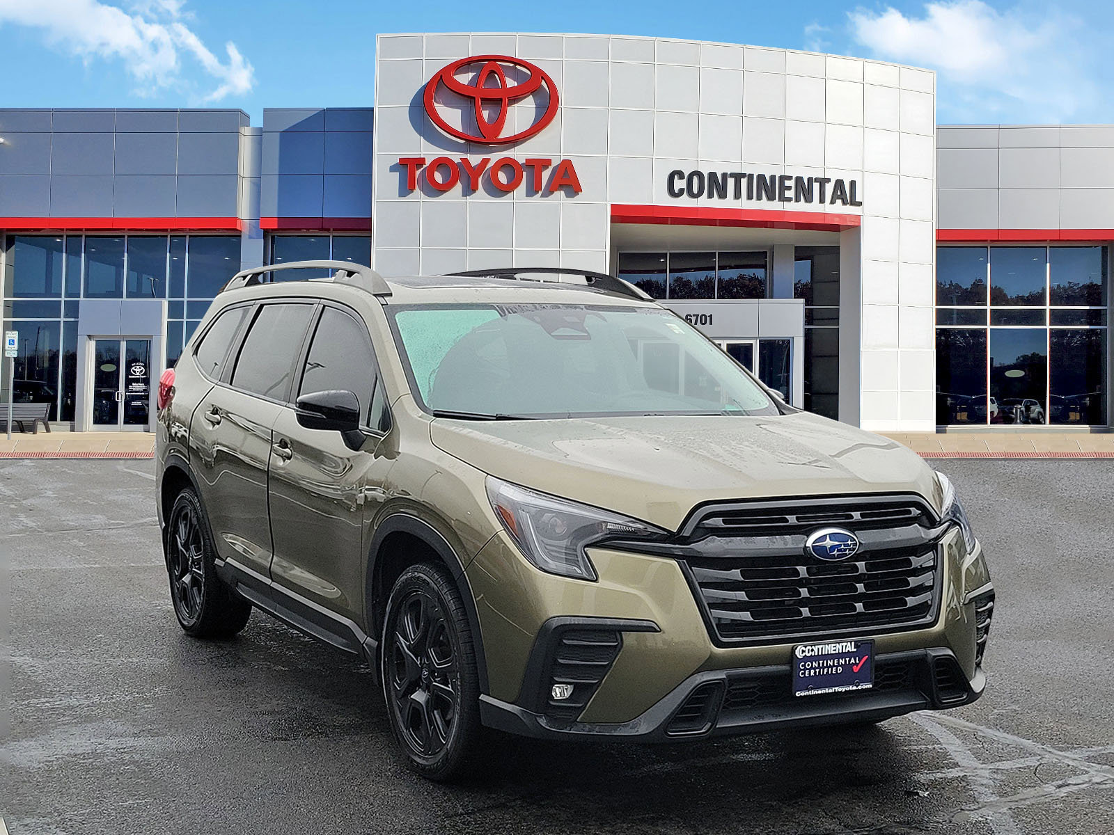 Used 2023 Subaru Ascent Onyx Edition image 2