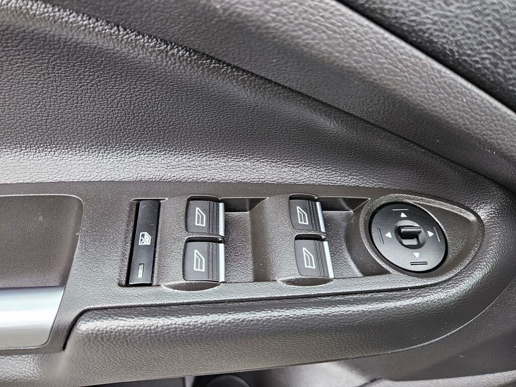 Used 2017 Ford Escape Titanium image 18