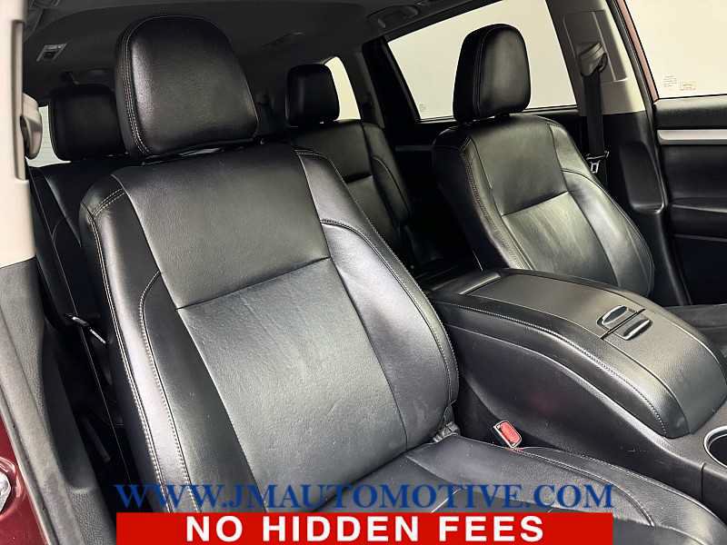 Used 2018 Toyota Highlander XLE AWD/4WD image 22