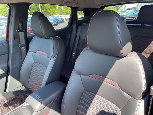 New 2025 Nissan Kicks SR image 17