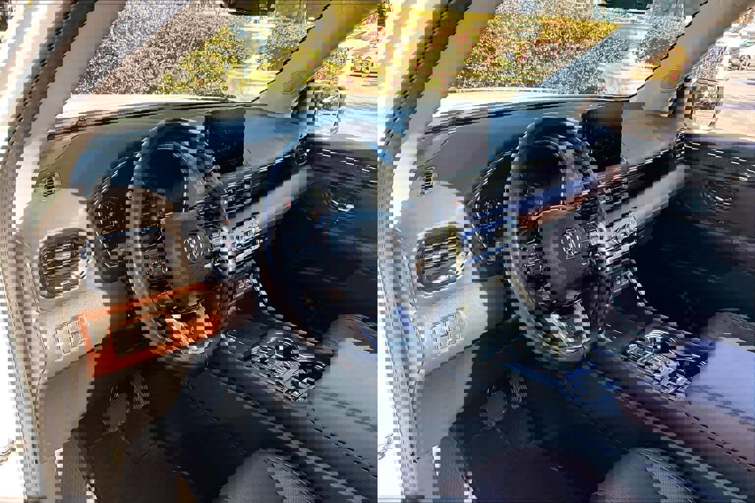 Used 2024 Honda Pilot Elite image 18