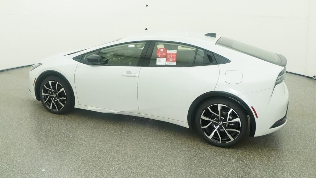 New 2027 Toyota Prius Plug-In Hybrid FWD image 4