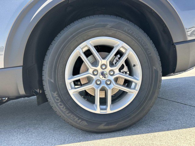 New 2026 Ford Explorer Active RWD image 19