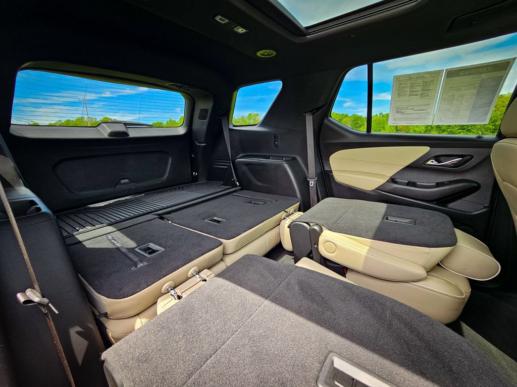 Used 2023 Chevrolet Traverse Premier AWD/4WD image 39