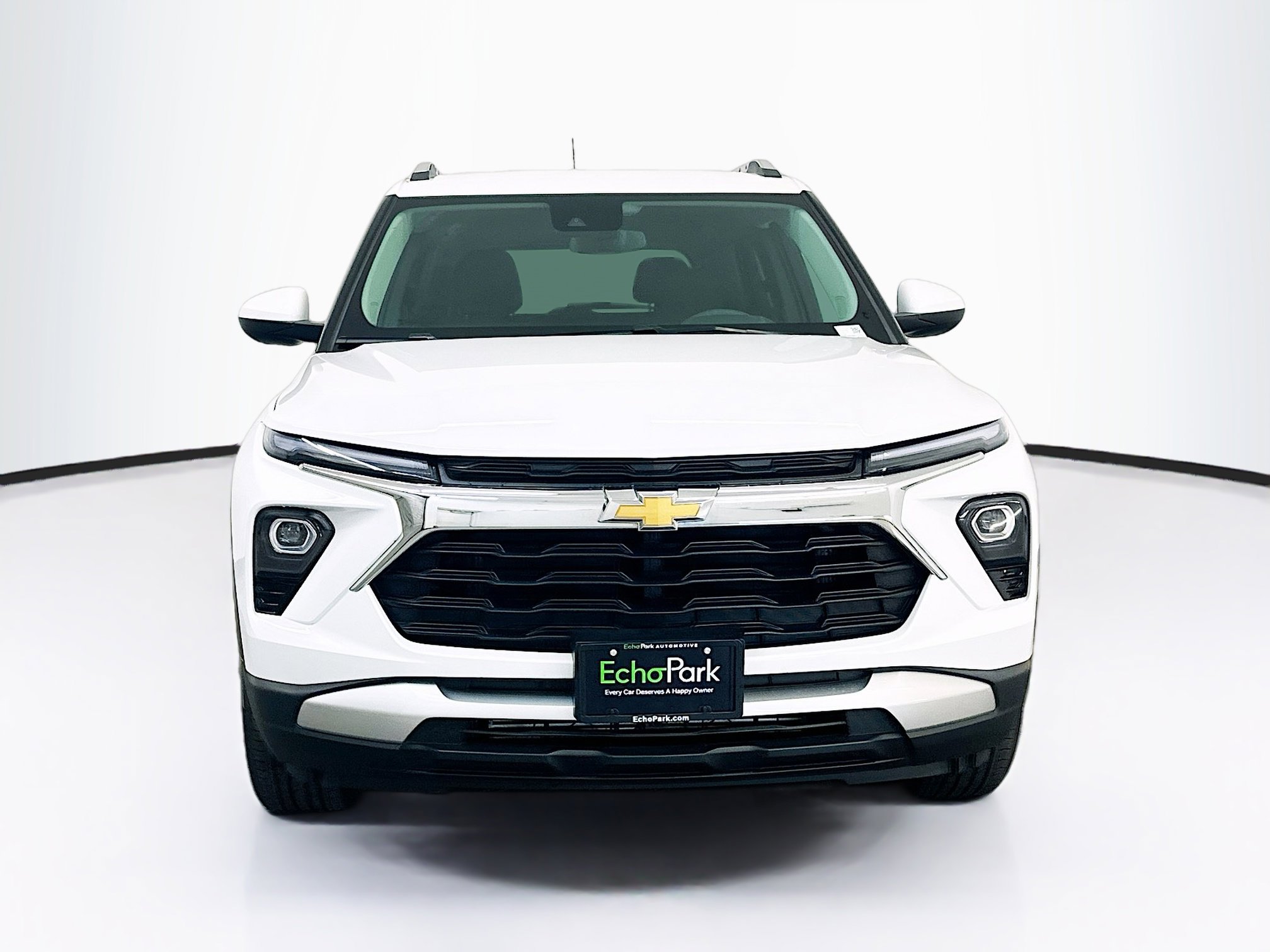 Used 2025 Chevrolet TrailBlazer LT AWD/4WD image 2