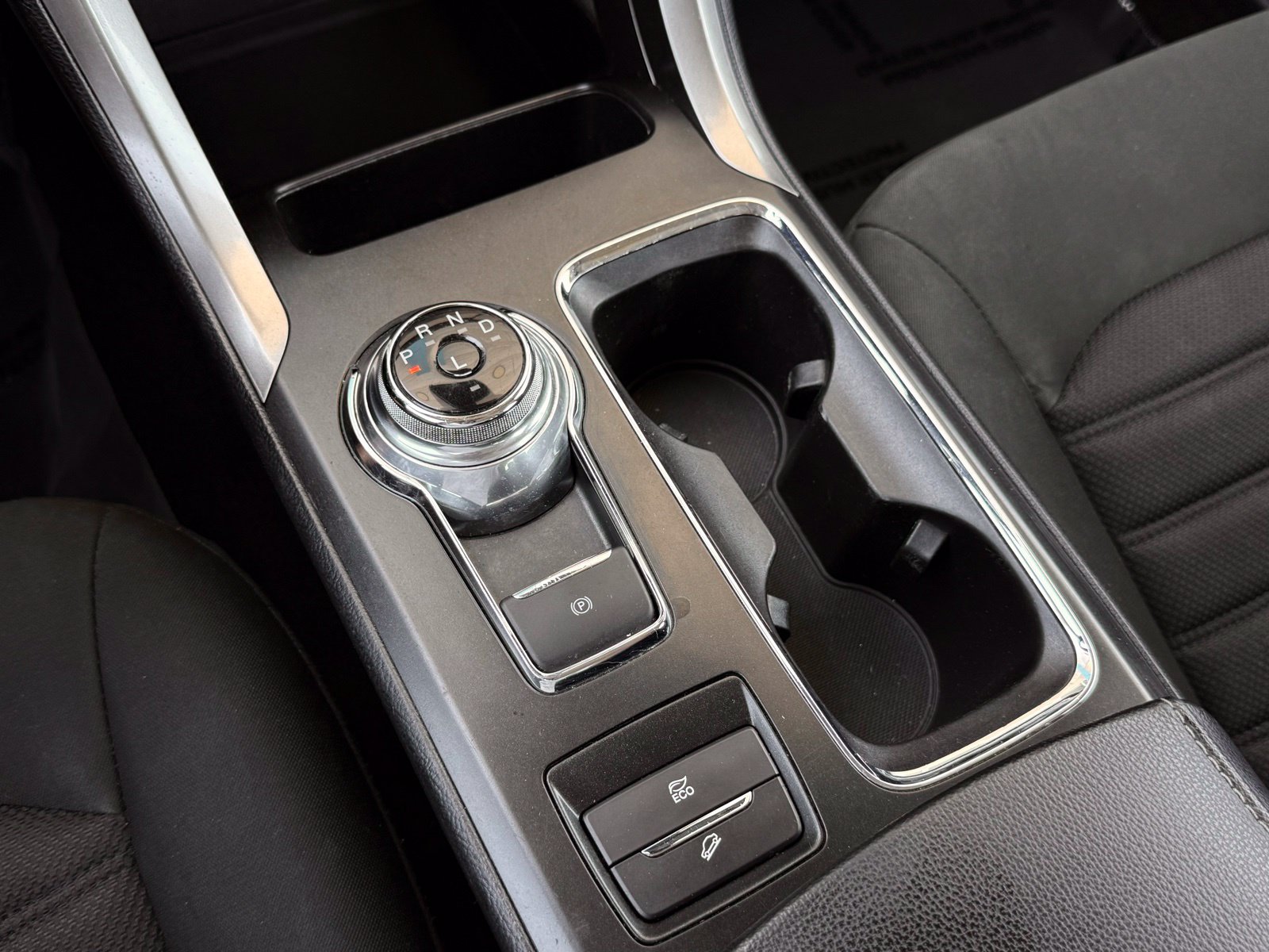 Used 2019 Ford Fusion SE FWD image 32