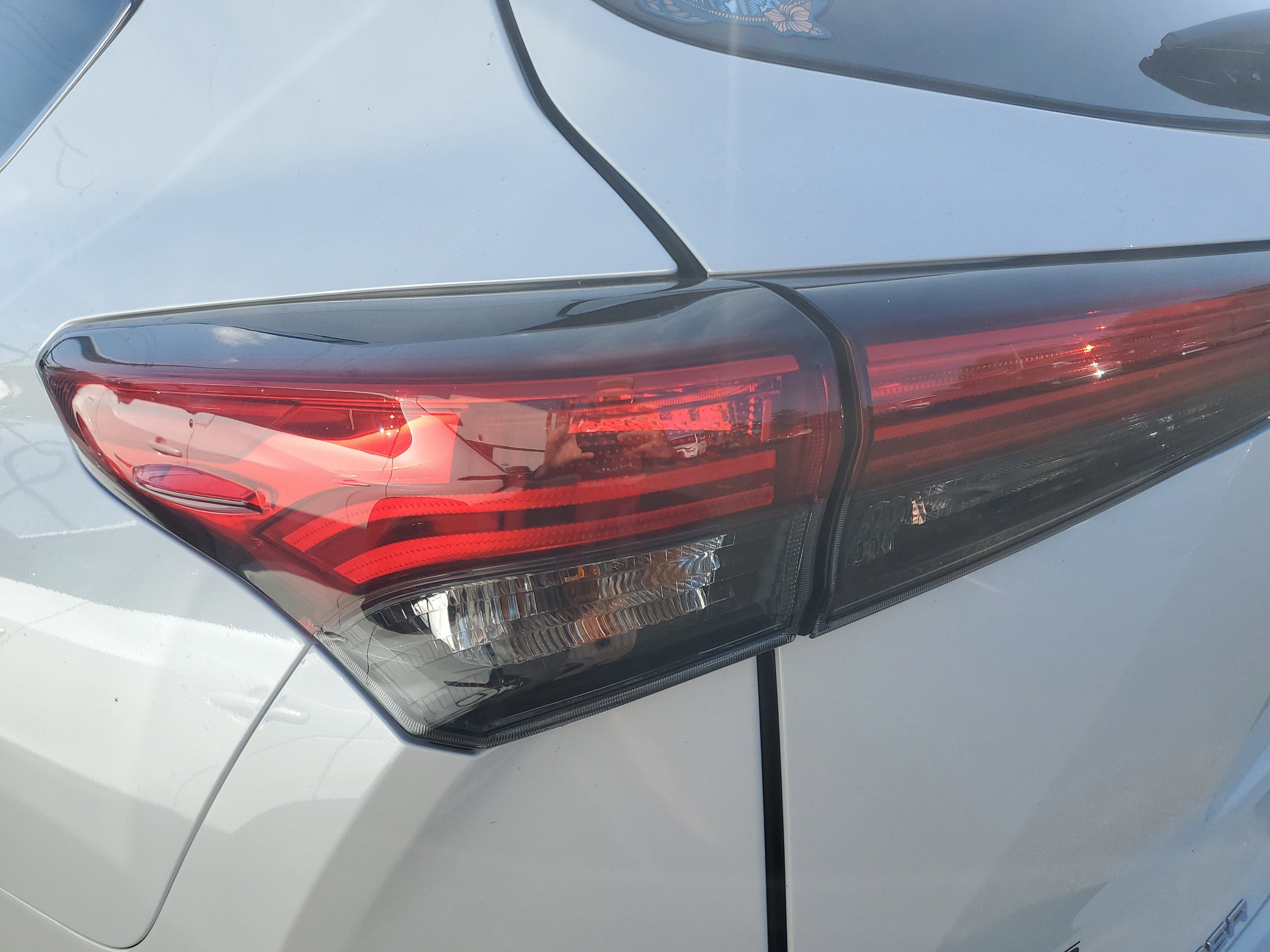 Used 2023 Toyota Highlander XLE image 9