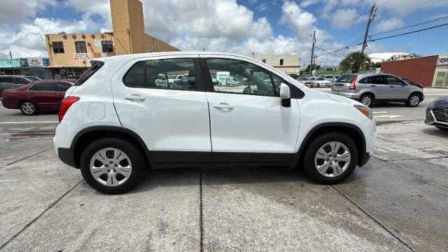 Used 2017 Chevrolet Trax LS w/ LPO, Cargo Package FWD image 15
