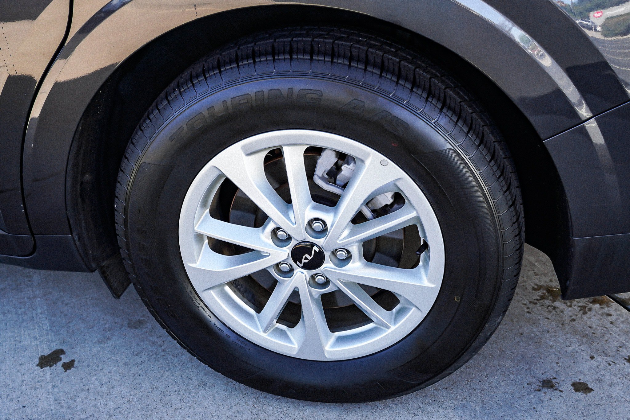 Used 2024 Kia Carnival LX FWD image 13
