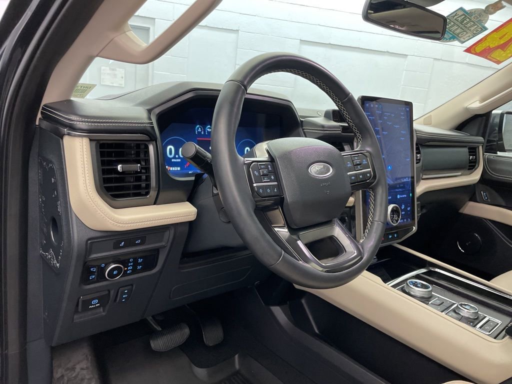 Used 2024 Ford Expedition Platinum image 20