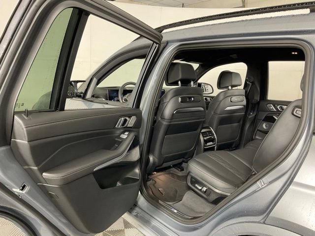 Certified 2025 BMW X7 M60i AWD/4WD image 37