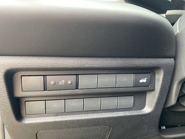 New 2025 Mitsubishi Outlander SE image 19