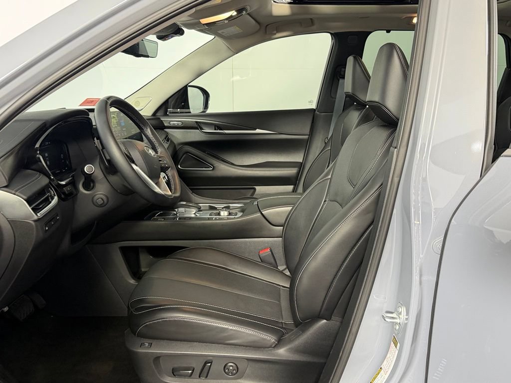 Used 2025 INFINITI QX60 Sensory w/ Vision Package AWD/4WD image 23