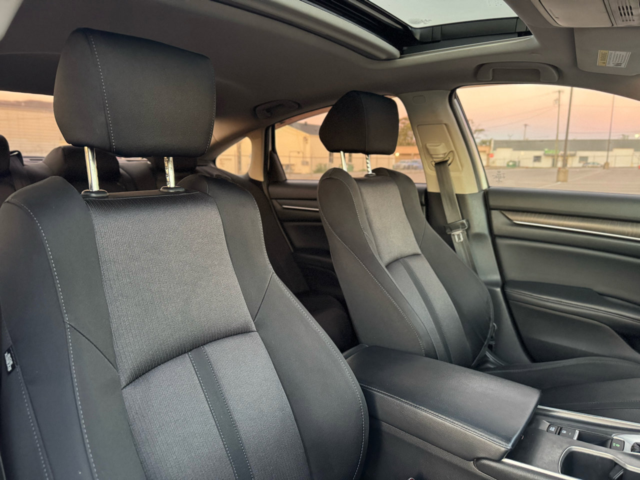 Used 2018 Honda Accord EX image 25