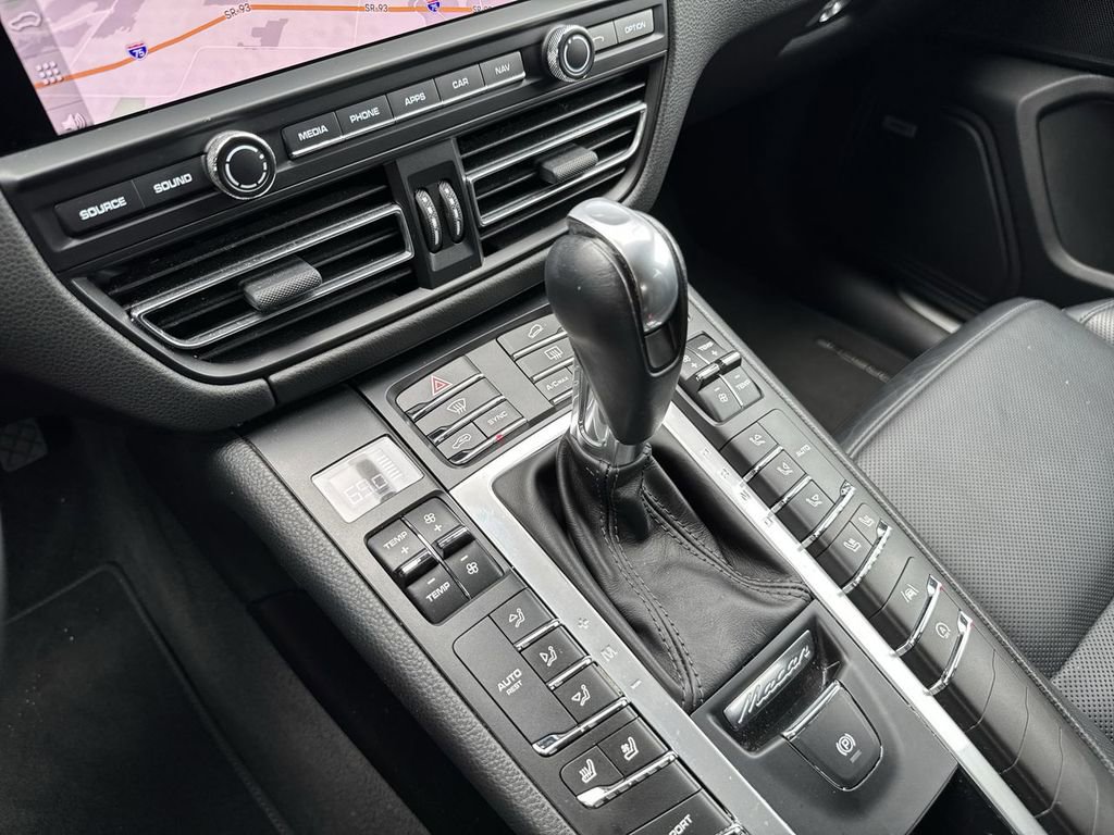 Used 2020 Porsche Macan S image 23