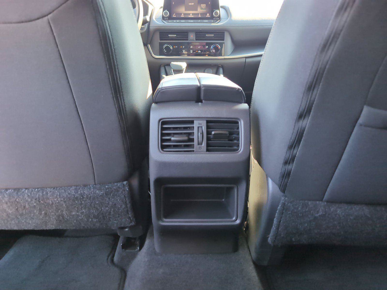 Used 2023 Nissan Rogue S FWD image 34