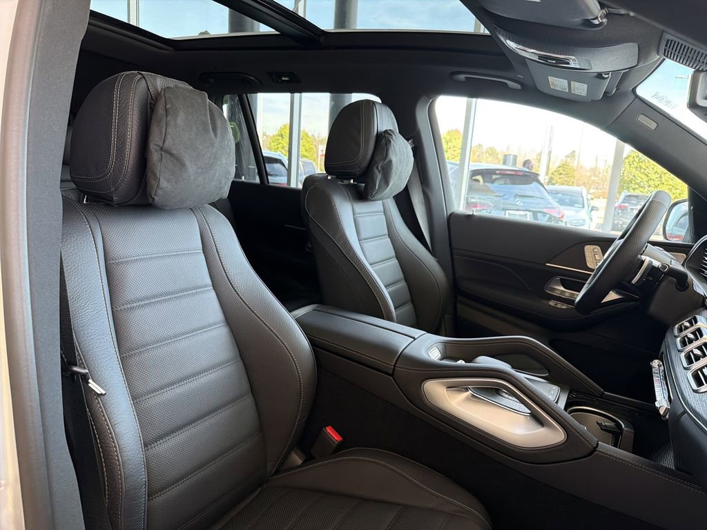 New 2026 Mercedes-Benz GLS 580 4MATIC image 18