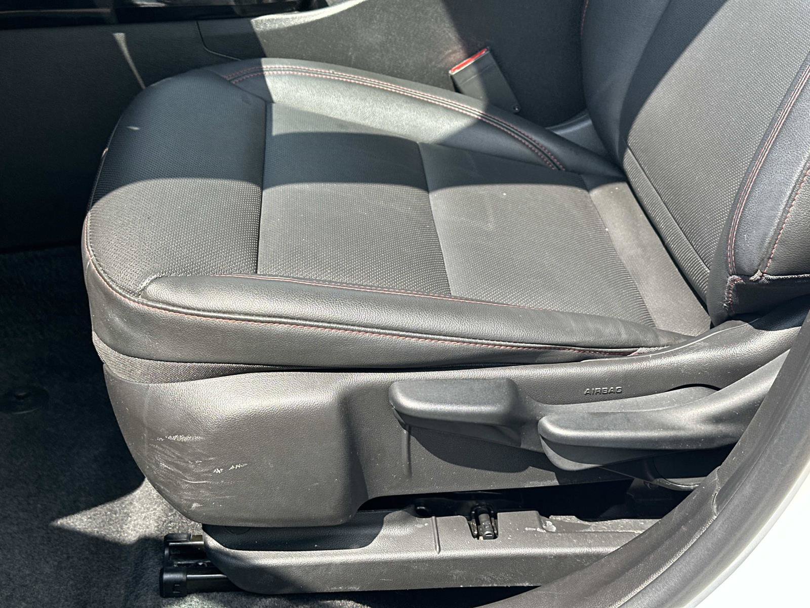 Certified 2024 Chevrolet Trax RS w/ Sunroof Package FWD image 16
