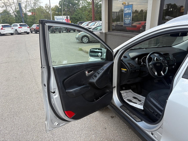 Used 2012 Hyundai Tucson Limited FWD image 9
