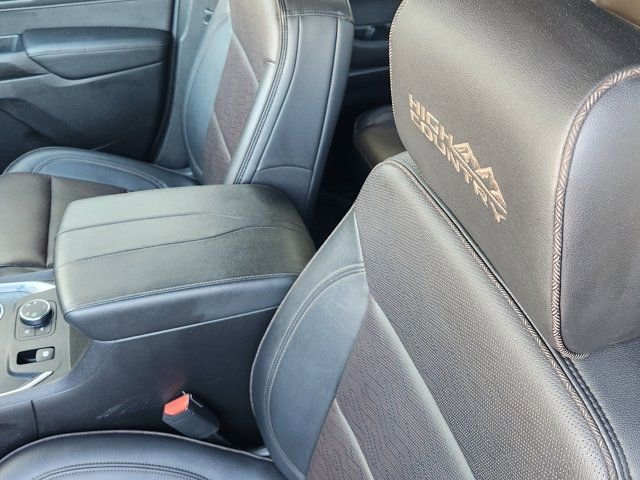 Used 2022 Chevrolet Traverse High Country image 21