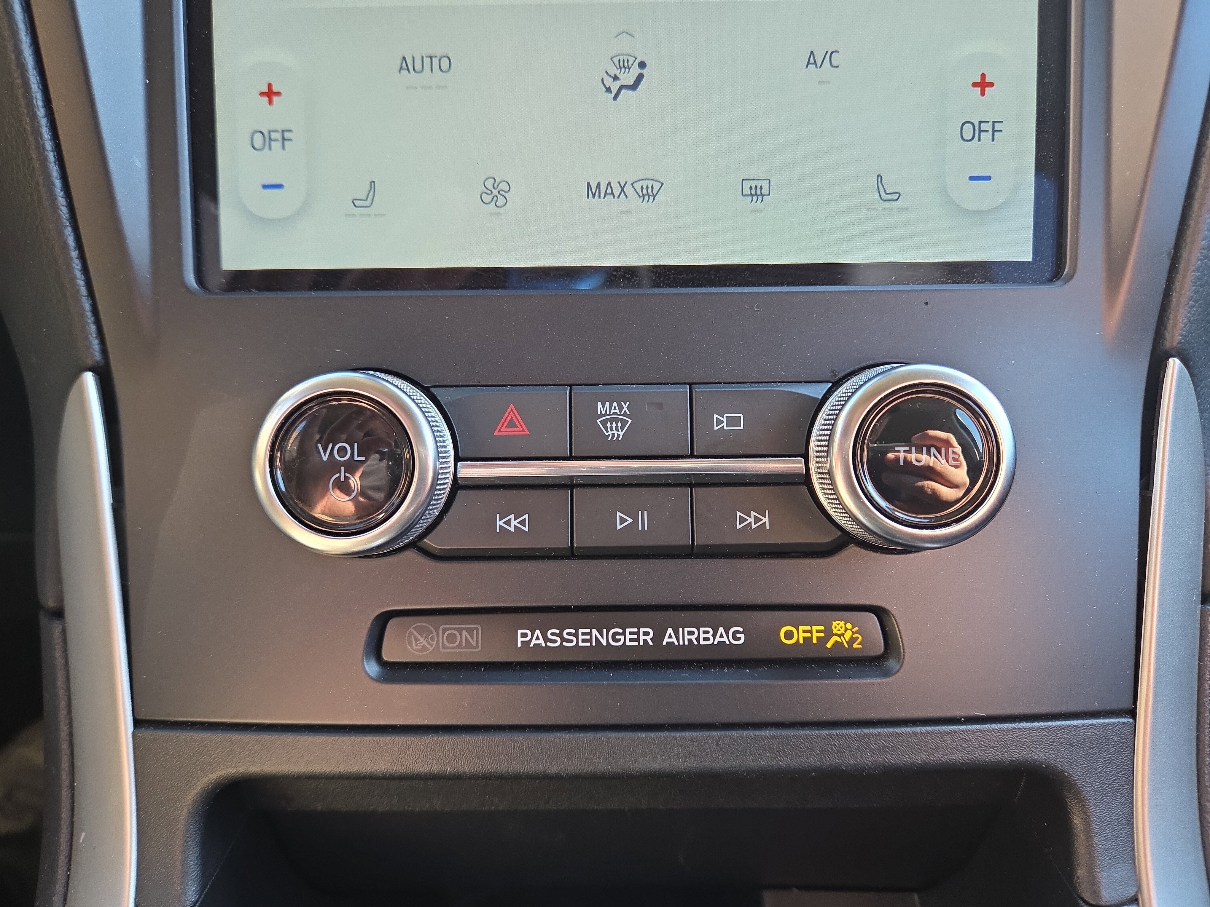 Used 2024 Ford Edge SEL image 29