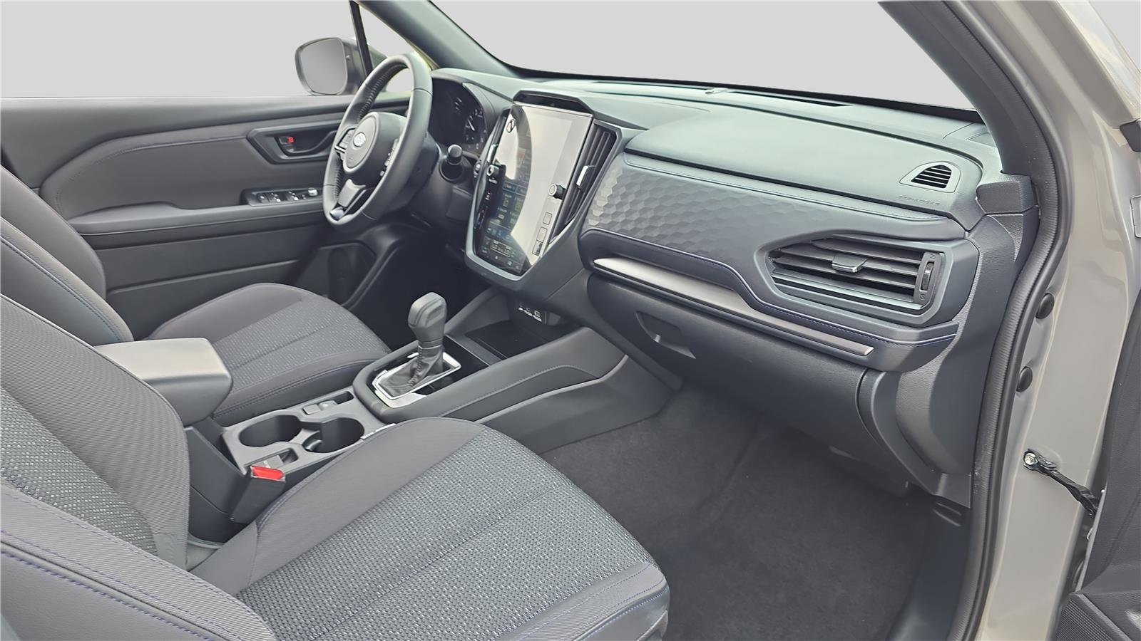 Used 2025 Subaru Forester Premium w/ Convenience Package #1 image 16