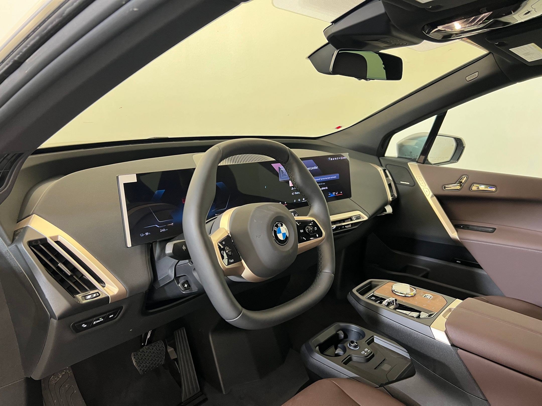 New 2026 BMW iX xDrive45 AWD/4WD image 4