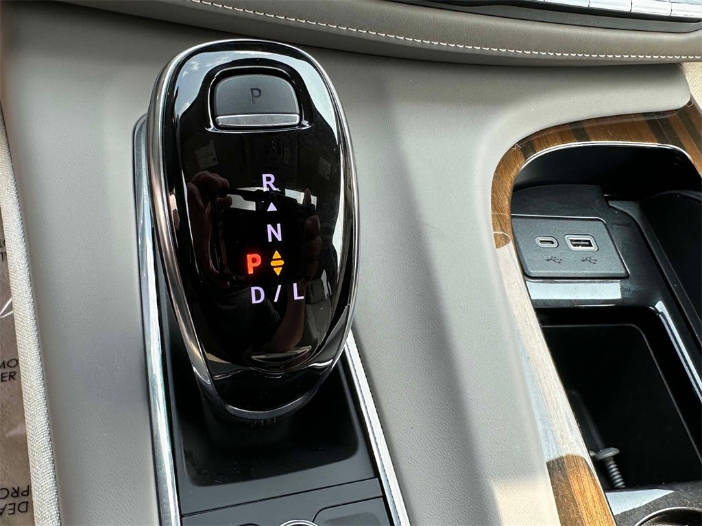 Certified 2024 Cadillac Escalade ESV Sport Platinum w/ LPO, ONYX Package image 27